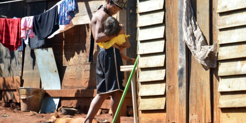 Fiocruz: 62% das crianças Guarani vivem abaixo da linha de pobreza