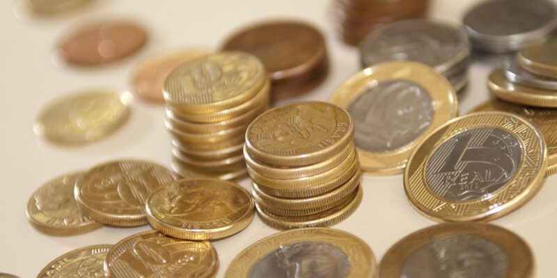 Previsão de inflação do mercado financeiro cai para 5,71% este ano