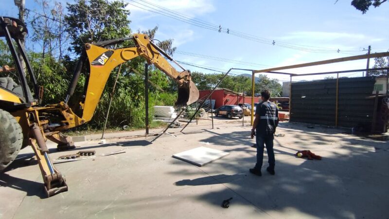Seop demole estabelecimento comercial construído ilegalmente em via pública no Recreio – Prefeitura da Cidade do Rio de Janeiro
