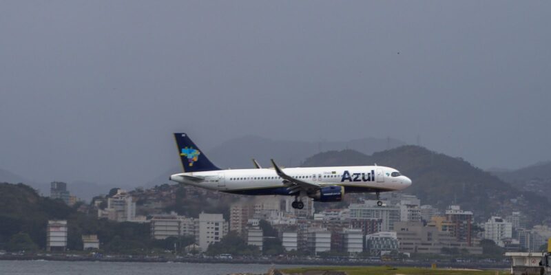 Petrobras reduz preços de querosene de aviação
