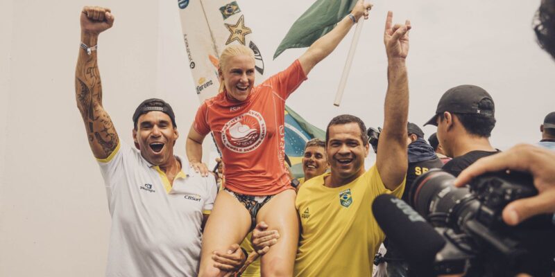 Tatiana Weston-Webb conquista título dos Jogos Mundiais de Surfe