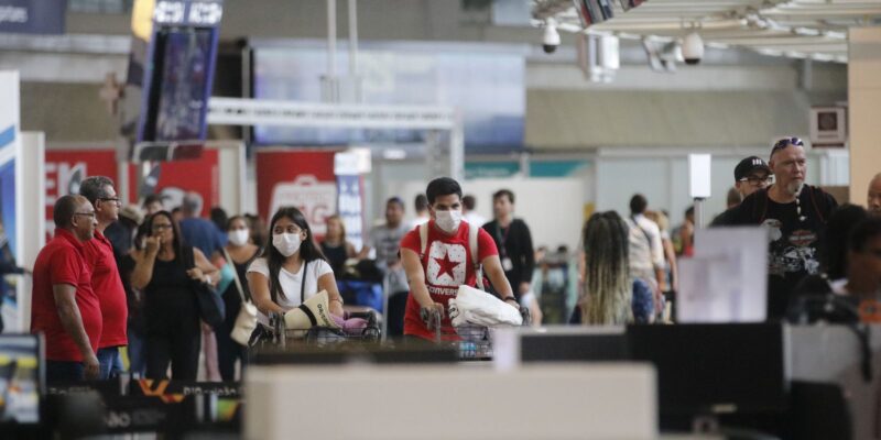 Anvisa deixa de exigir teste de covid-19 para entrada no país