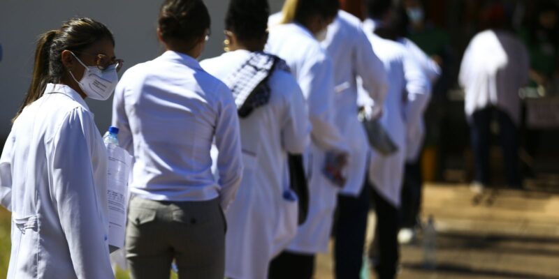 Fies financiará até R$ 60 mil por semestre de cursos de medicina