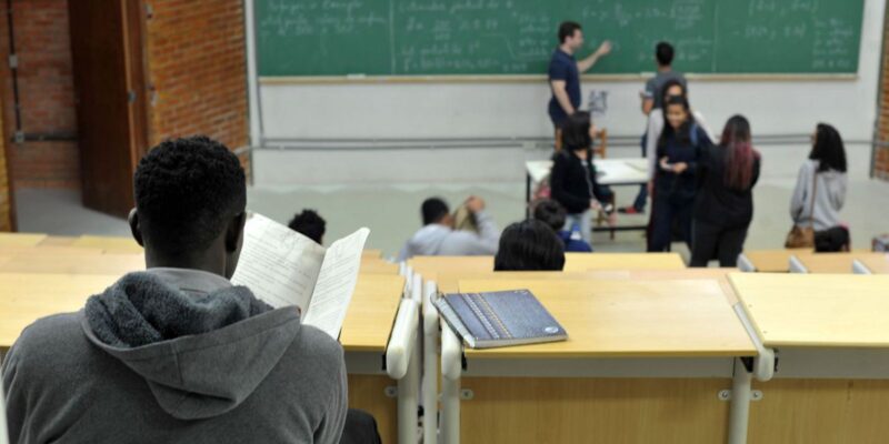 Estudantes do Rio querem medalha de ouro na Olimpíada de Matemática