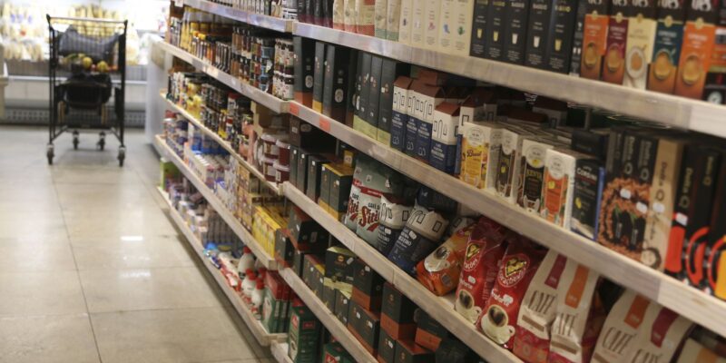Vendas do comércio variam 0,1% em abril