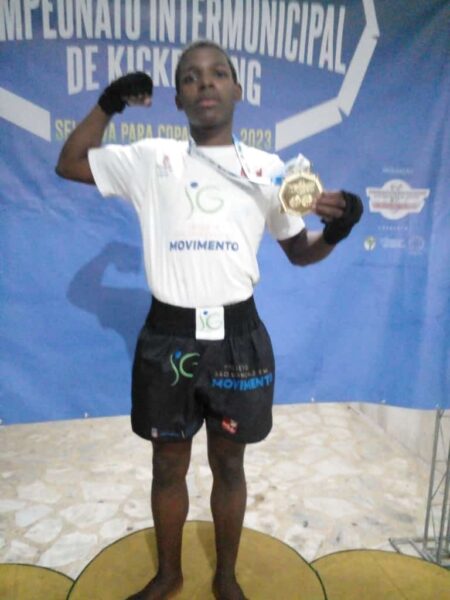 Alunos do São Gonçalo em Movimento garantem 26 medalhas no Kickboxing
