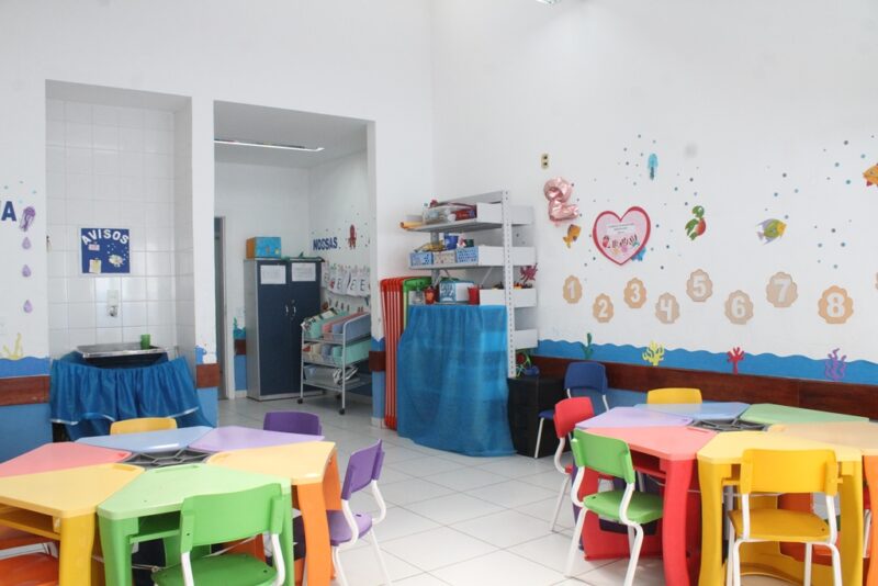 São Gonçalo revitaliza UMEI no bairro Amendoeira