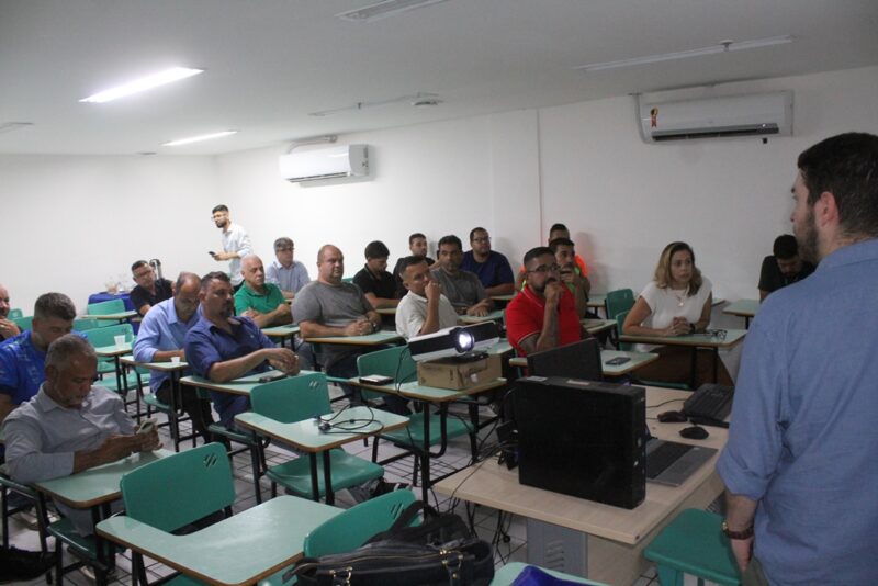 Semgipe realiza reunião com vereadores sobre obras do MUVI