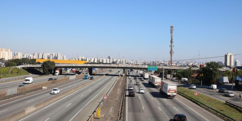 PAC prevê mais de 300 obras em rodovias e ferrovias