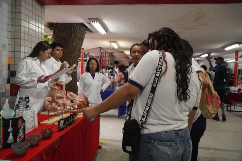 Oficina apresenta aos alunos o ‘Universo das Profissões’