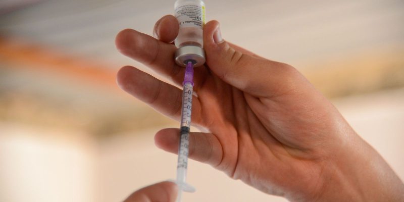Governo cria comitê para enfrentar desinformação sobre vacinas