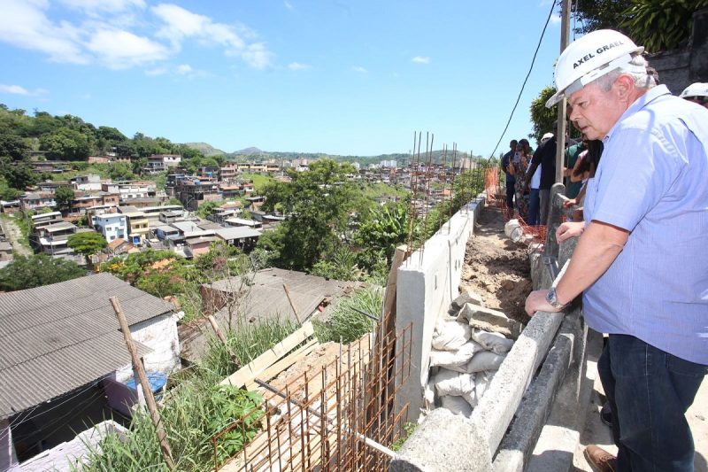 Equipe da Prefeitura de Niterói visita obras de contenção no Fonseca – Prefeitura Municipal de Niterói