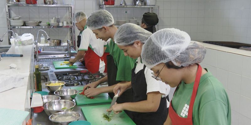Desemprego cai de 8% para 7,7% no país no terceiro trimestre do ano