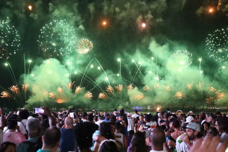 queima de fogos acontece em cinco locais  – Prefeitura Municipal de Niterói