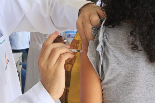 São Gonçalo vacina contra covid-19 em mais de 50 locais