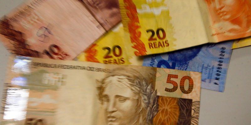 Lula assina decreto que reajusta salário mínimo para R$ 1.412