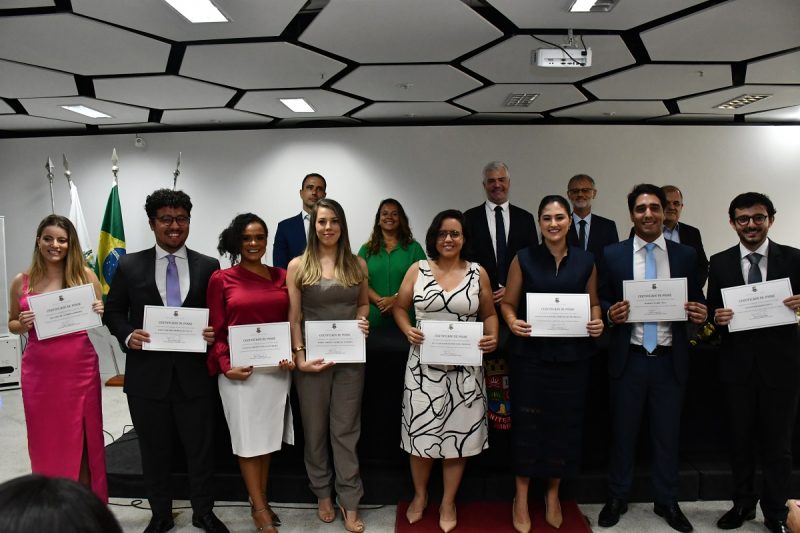 Niterói dá posse a novos procuradores, analistas e técnicos aprovados em concurso realizado em 2023 – Prefeitura Municipal de Niterói