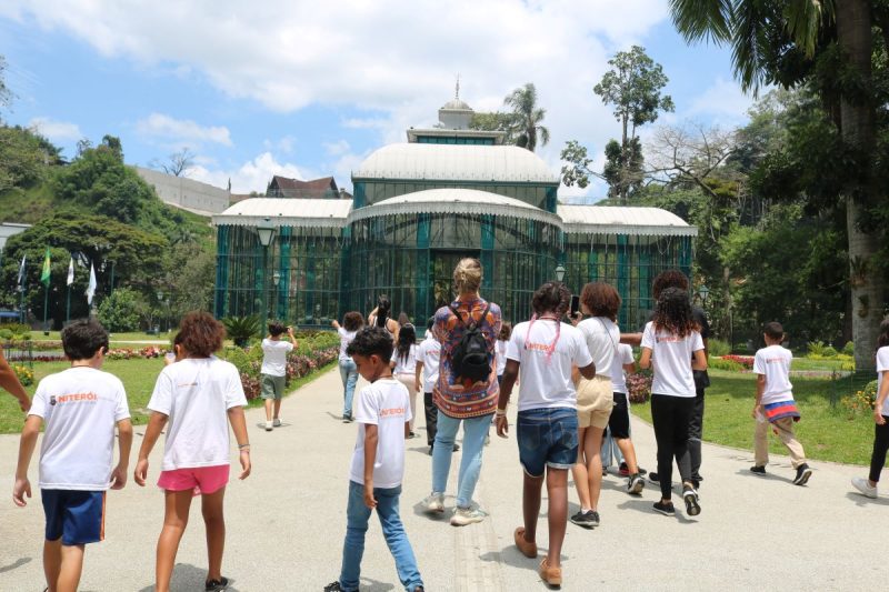 “Tô de Férias na Escola” promove visita ao Museu Imperial – Prefeitura Municipal de Niterói
