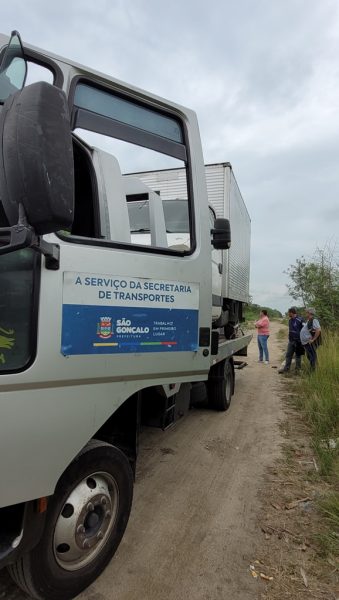 Meio Ambiente coíbe descarte irregular em Guaxindiba