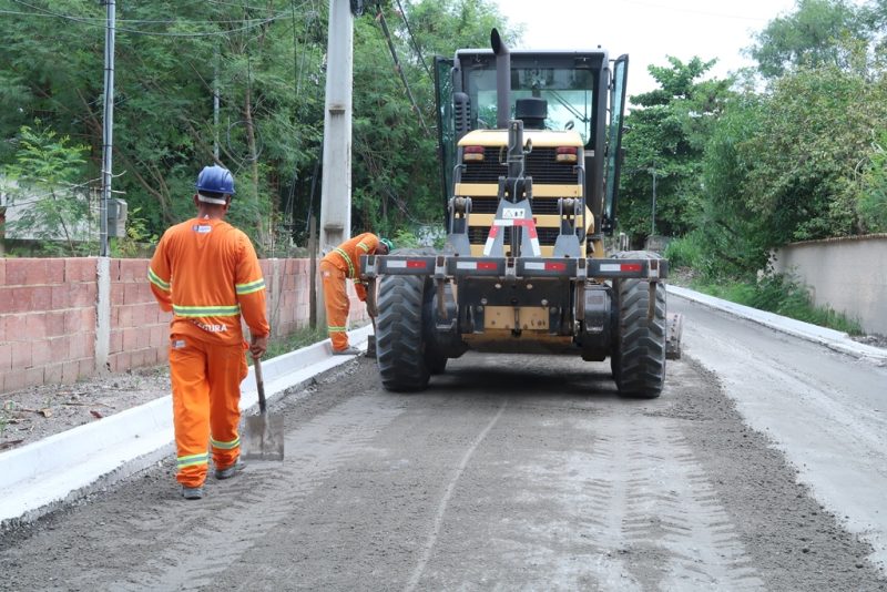 Obras em Guaxindiba avançam para etapa de pavimentação