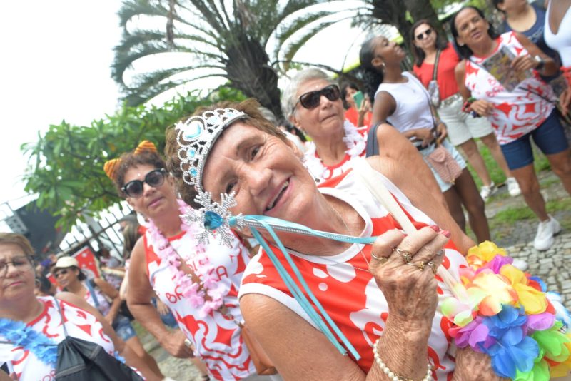 Cordão do Bola Branca agita Praia de Icaraí – Prefeitura Municipal de Niterói