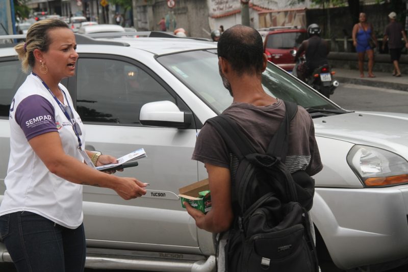 São Gonçalo realiza ação de conscientização com pessoas em situação de rua