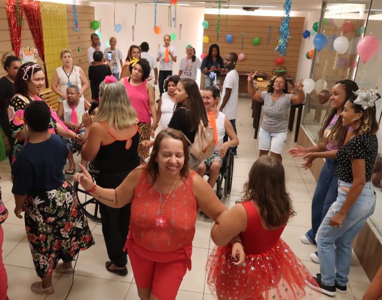 Subsecretaria da Pessoa com Deficiência realiza baile de Carnaval
