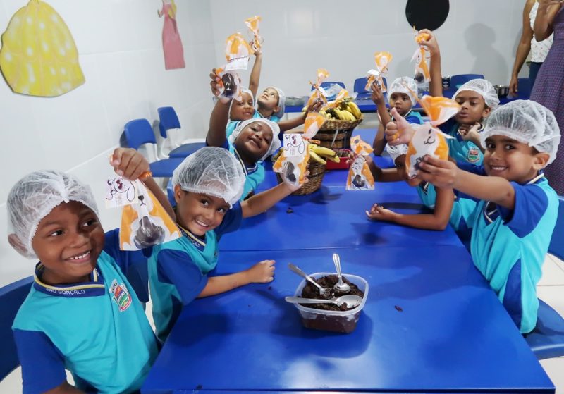 Alunos da Educação Infantil participam de oficina de ovos de Páscoa