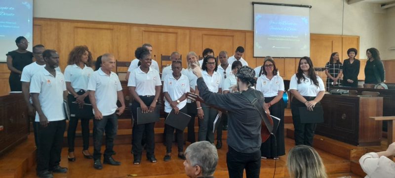Coral Vozes da CLIN se apresenta na UFF – Prefeitura Municipal de Niterói