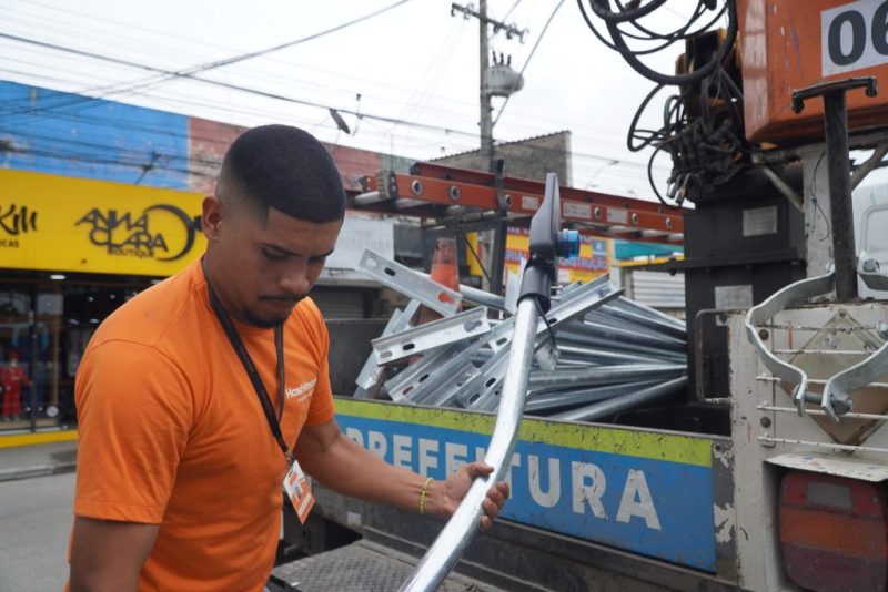Programa Ilumina São Gonçalo chega ao bairro de Santa Luzia