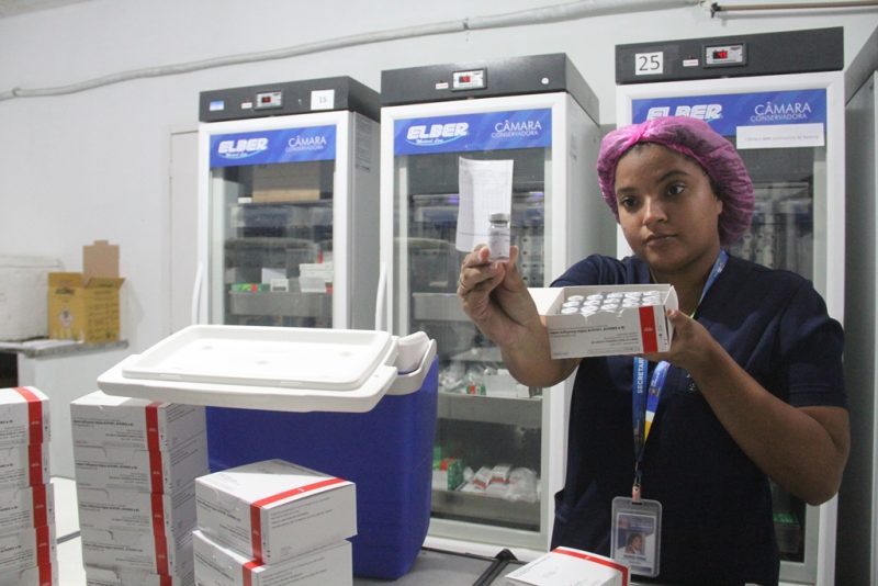 São Gonçalo distribui imunizantes para início da vacinação contra gripe