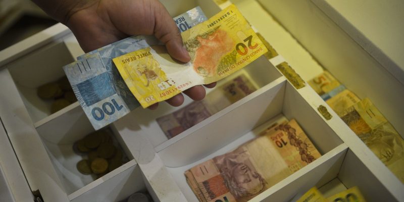 Abono do PIS/Pasep para nascidos em março e abril é liberado
