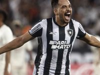 Botafogo supera lesão de Tiquinho e vence a primeira na Libertadores