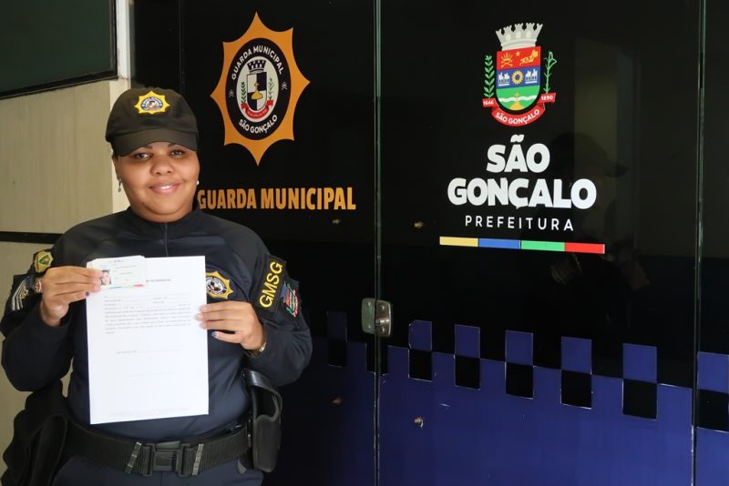 Funasg entrega carteirinhas a servidores da Guarda Municipal
