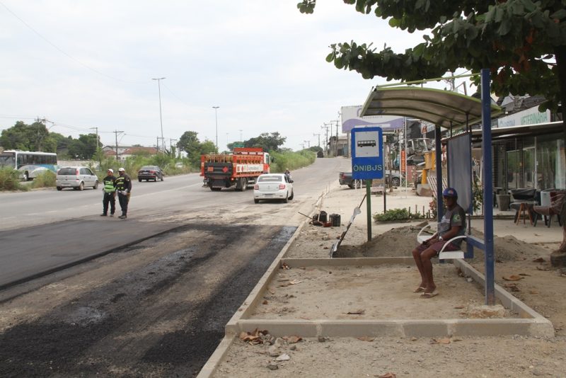 Obras para melhorar acesso à RJ-104 recebem asfalto