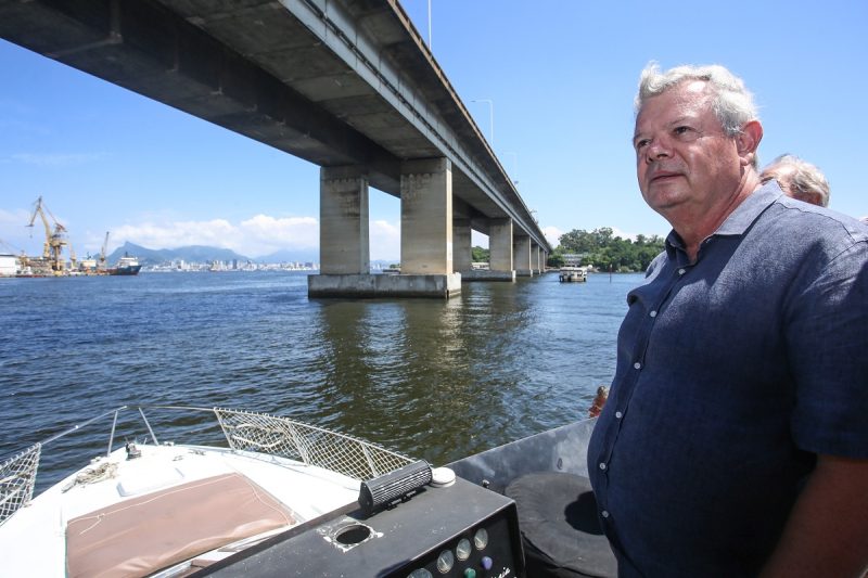 Prefeito Axel Grael visita Canal de São Lourenço e pontos que terão obra de dragagem para expansão da atividade portuária da cidade