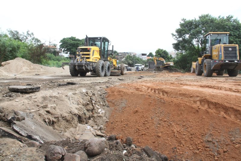 Prefeitura retira 80 caminhões de lixo em área do Jardim Alcântara