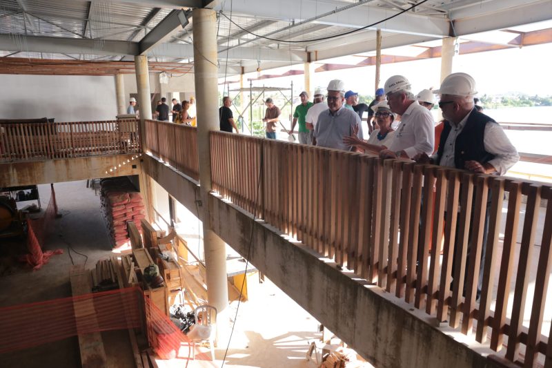 Prefeito Axel Grael visita obras do Centro Eco Cultural do Parque Orla Piratininga (POP) – Prefeitura Municipal de Niterói