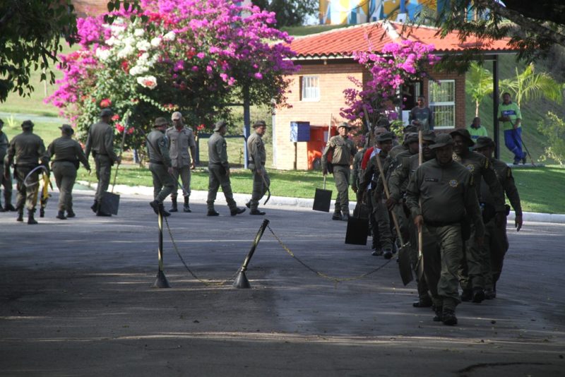 Guardas Municipais são capacitados para combater incêndios na mata