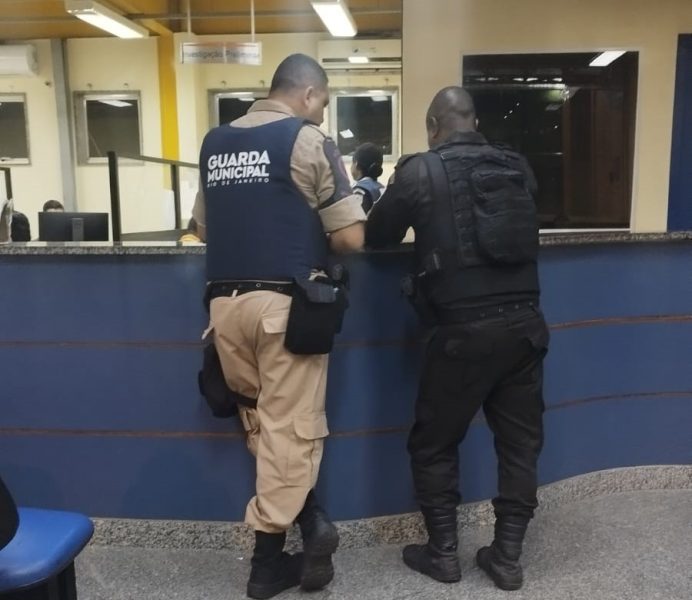 Guardas municipais da Ronda Maria da Penha prendem homem que mantinha ex-mulher em cárcere privado – Prefeitura da Cidade do Rio de Janeiro