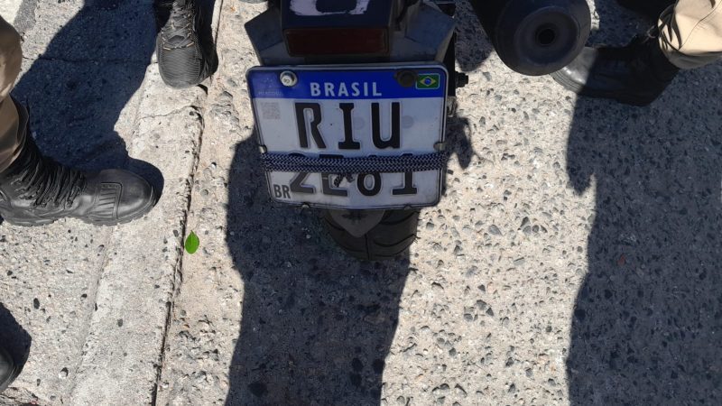 Guardas municipais prendem motociclista com placa adulterada na Zona Oeste – Prefeitura da Cidade do Rio de Janeiro