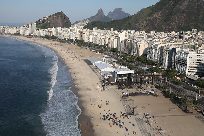 Procon Carioca orienta comércio da orla e população sobre oferta de produtos e serviços durante o show de Madonna – Prefeitura da Cidade do Rio de Janeiro