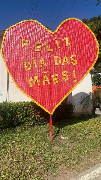 CLIN faz homenagem ao Dia das Mães com estrutura reciclável na sede da empresa – Prefeitura Municipal de Niterói