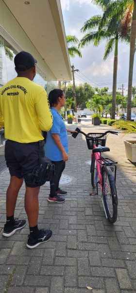 Guardas Municipais do Projeto de ciclopatrulhamento de São Francisco recuperam bicicleta – Prefeitura Municipal de Niterói