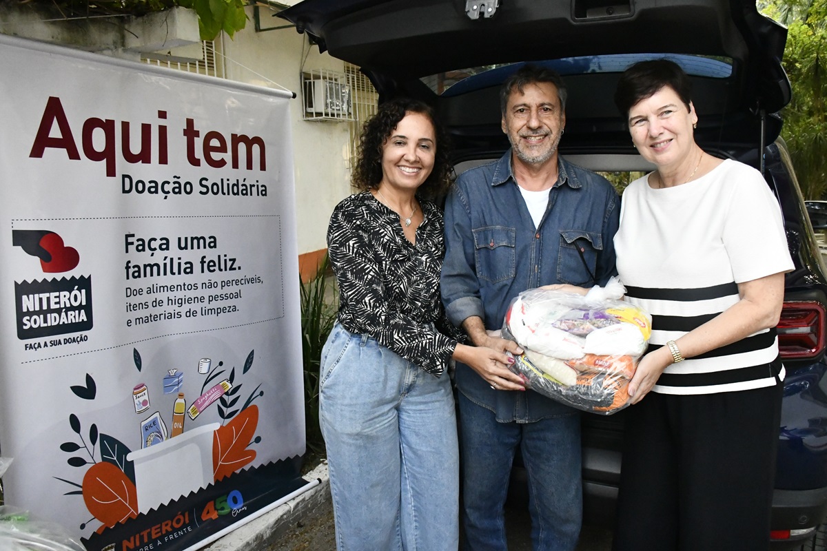 Niterói Solidária distribui 4 toneladas de doações arrecadadas no show do grupo Sorriso Maroto – Prefeitura Municipal de Niterói