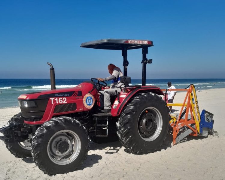 Comlurb monta operação especial de limpeza para evento de música na Praia de Copacabana – Prefeitura da Cidade do Rio de Janeiro