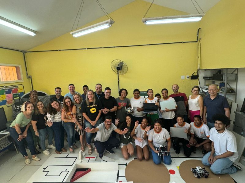 Educação de Niterói entrega kits de robótica para estudantes – Prefeitura Municipal de Niterói