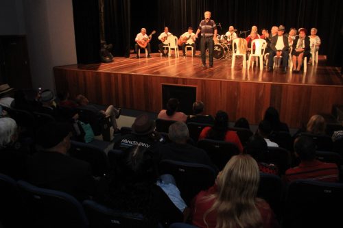 Momento Musical Salvatori é realizado no Teatro Municipal