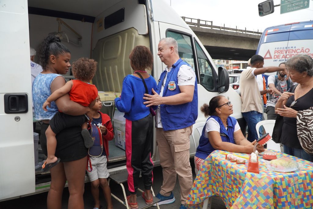 Operação Saúde atrai centenas de pessoas no Alcântara