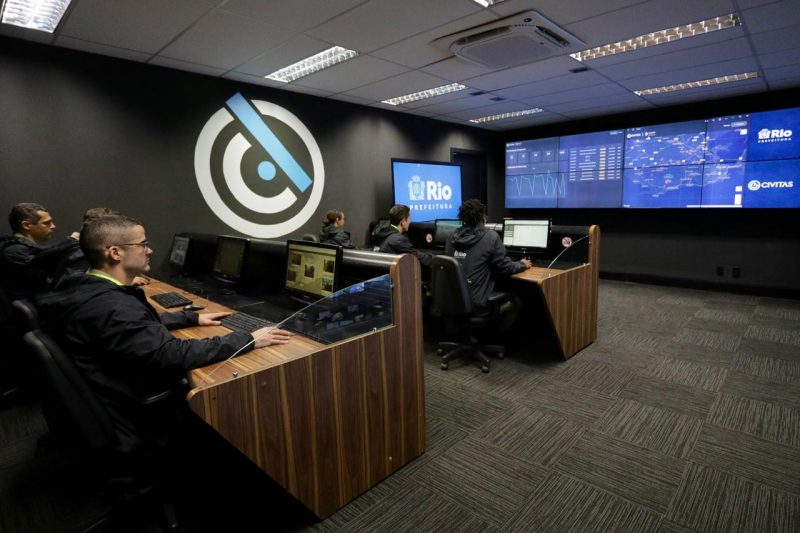 Prefeitura lança Central de Inteligência, Vigilância e Tecnologia de Apoio à Segurança Pública (CIVITAS) e anuncia parceria com Disque Denúncia – Prefeitura da Cidade do Rio de Janeiro